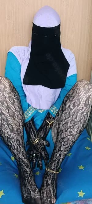 Heimlich camen mit Niqabmädchen 19 Jahre über WhatsApp oder Telegramm  Bild 3
