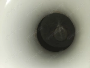 Chinesische Porzellanvase mit Qianlong-Stempel   Handbemalt, Famille Noire & Rose Stil