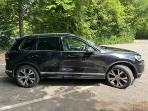 Volkswagen Touareg 3.0 V6 TDI SCR Blue Motion DPF Automatik Exclusive Bild 2