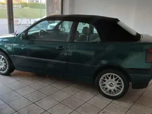 Volkswagen Golf Cabriolet Golf Cabrio 1.8 Christmas sehr schöner Zustand Bild 3