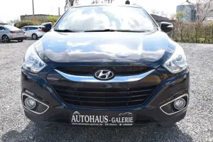 Hyundai TUCSON ix35 2.0 CRDi AWD*NAVI*AHK*KAMERA Bild 2
