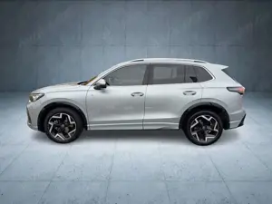 Volkswagen Tiguan R-Line 2.0 TDI AHK/HDMatrix/360/hk/HuD/1 Bild 2