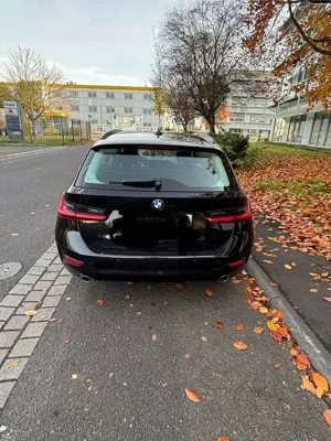 BMW 318 318d Touring Aut. Advantage Bild 3