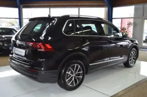 Volkswagen Tiguan BMT AUTOMATIK / NAVI / R-KAMERA / PDC Bild 4
