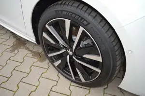 Peugeot 508 SW SW Hybrid 225 e-EAT8 GT Bild 4