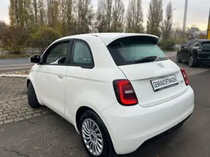 Fiat 500e 42kWh 118PS - Klima, CarPlay u.v.m. Bild 2