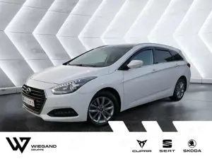 Hyundai i40 cw 1.7 blue Trend PDC SHZ NAVI FACEL.