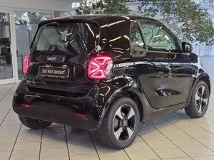 smart forTwo ForTwo EQ Coupé Passion 22KW+LED+KAM+2xKABEL+15" Bild 3