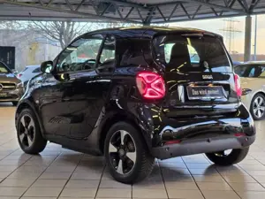 smart forTwo ForTwo EQ Coupé Passion 22KW+LED+KAM+2xKABEL+15" Bild 5