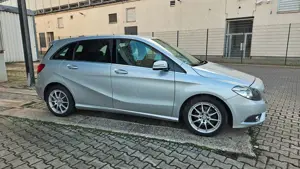 Mercedes-Benz B 200 B-Klasse (BlueEFFICIENCY) 7G-DCT Bild 4