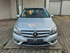 Mercedes-Benz B 200 B-Klasse (BlueEFFICIENCY) 7G-DCT Bild 2