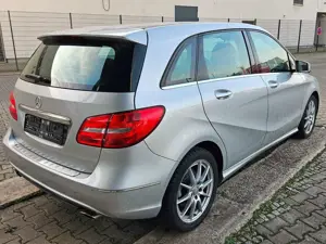 Mercedes-Benz B 200 B-Klasse (BlueEFFICIENCY) 7G-DCT Bild 5