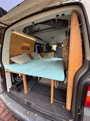 Volkswagen T5 Camper mit Aufstelldach Bild 4