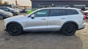 Volvo V60 Cross Country AWD Standheizung Navi LED AHK Bild 4