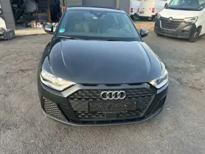 Audi A1 Sportback 25 TFSI,S-Line+Tempomat+Teilleder Bild 2