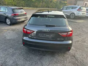 Audi A1 Sportback 25 TFSI,S-Line+Tempomat+Teilleder Bild 4