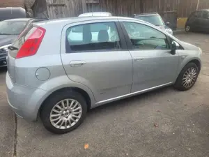 Fiat Grande Punto Grande Punto  5-Türer 1.4 8V Dynamic Bild 4