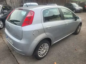 Fiat Grande Punto Grande Punto  5-Türer 1.4 8V Dynamic Bild 3