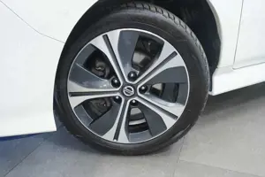 Nissan Leaf Tekna 40 kWh *360° *BOSE *Navi *Digital Bild 3