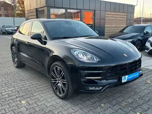 Porsche Macan Turbo 21Zoll Carbon Alcantara Panorama