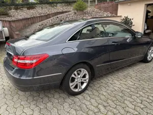 Mercedes-Benz E 220 E 220 CDI BlueEfficiency (207.302) Bild 5