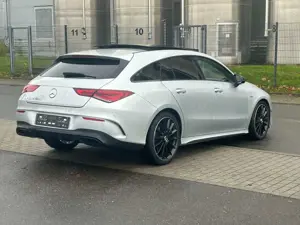 Mercedes-Benz CLA 220 Edition 1 AMG Pano LED MBUX 19 Zoll Bild 3
