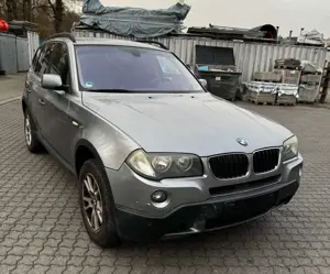 BMW X3 2.0d *TÜV2027*SHZ*Klimaaut.*Allwetter*PDC*AHK* Bild 3