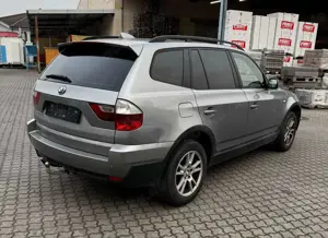 BMW X3 2.0d *TÜV2027*SHZ*Klimaaut.*Allwetter*PDC*AHK* Bild 5