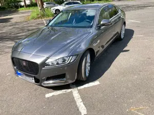 Jaguar XF Prestige Autom. Diesel Pano Navi Winterreifen neu