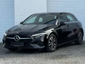 Mercedes-Benz A 180 d DCT LED Navi Teilleder SHZ 1-Hand Kamera