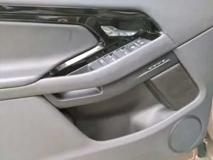 Land Rover Range Rover Evoque D200 Dynamic HSE AHK/Pano Navi Bild 4