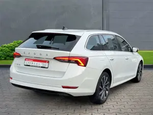 Skoda Octavia Combi Style 2.0 TDI+el.Panoramadach+Navi+Alufelgen Bild 4