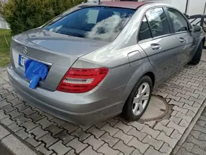 Mercedes-Benz C 200 C 200 (BlueEFFICIENCY) 7G-TRONIC Bild 2