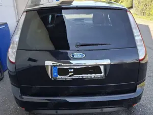 Ford Focus Focus Turnier 2.0 16V Aut. Titanium Bild 3