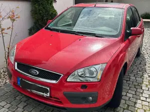 Ford Focus Focus Stufenheck 2.0 16V Aut. Ghia Bild 2