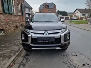 Mitsubishi L200 2,2D 4x4 SELECT AT DoKa Garantie12/26 HU01/27 Bild 5