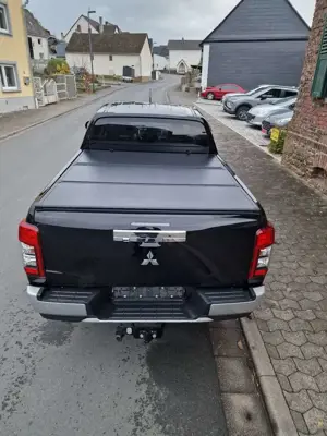 Mitsubishi L200 2,2D 4x4 SELECT AT DoKa Garantie12/26 HU01/27 Bild 3