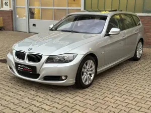 BMW 325 i Touring Automatik 52000KM 1.HAND PANO Xenon