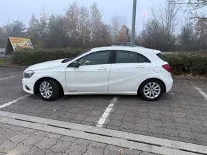 Mercedes-Benz A 180 NAVI KLIMA PDC ALLWETTER - image 2
