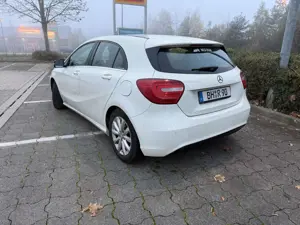Mercedes-Benz A 180 NAVI KLIMA PDC ALLWETTER - image 3