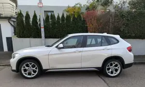 BMW X1 20d xDrive Leder*Navi*18 Zoll*
