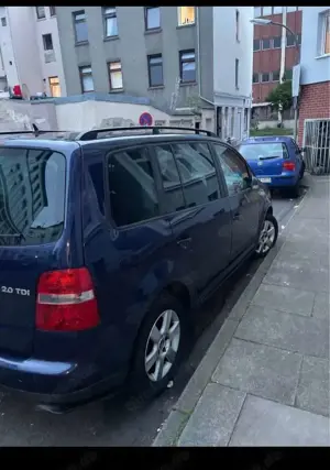 Volkswagen Touran 2.0 TDI DPF Trendline Bild 4