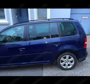 Volkswagen Touran 2.0 TDI DPF Trendline Bild 3