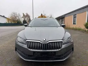 Skoda Superb Combi Ambition 2.0 TDI LED-VIRTUAL-EURO 6 Bild 2
