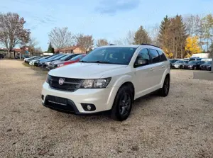 Fiat Freemont Black Code AWD*Navi*SZH*Temp*8xLMF*TÜV*