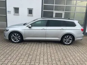 Volkswagen Passat Variant TDI 4Motion/DSG/LED/SHZ/NAVI/MWST Bild 2