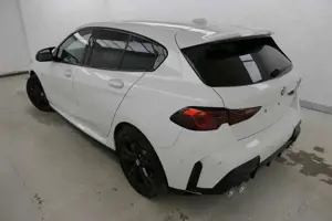 BMW 135 Lim. M135 xDr ad. LED LRHZ Memory 360° H/K Bild 3