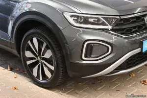 Volkswagen T-Roc 2.0 TDI Automatik Goal AHK PDC Kamera LED Bild 3