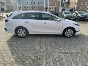 Kia Ceed SW / cee'd SW 1.5 T-GDI OPF JBL Sound Edition Bild 5