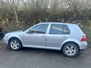 Volkswagen Golf 1.6 Pacific Bild 1